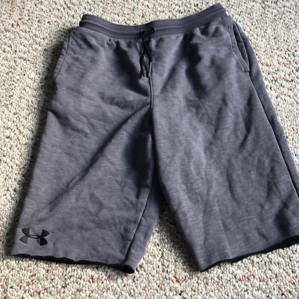 Youth large gray under armor shorts